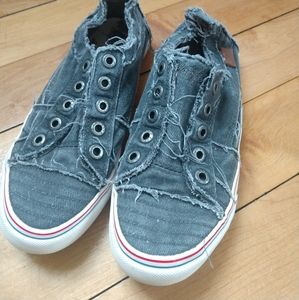 Women's slip on sneaker